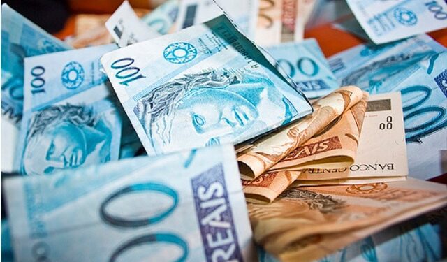 Novo salário mínimo de R$ 937 entra em vigor