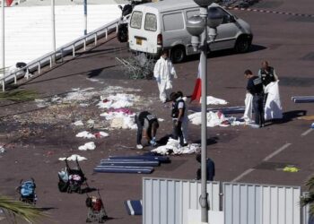 Promenade des Anglais segue interditada após ataque em Nice