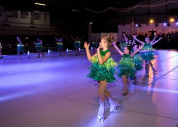 Arte, dança e música encantam em show de patinação do Natal no Coração