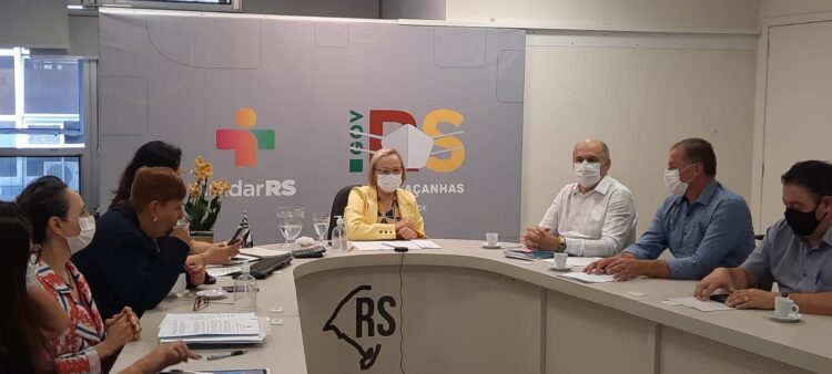 Em reunião com a secretária de Saúde do Estado, CONSISA traz melhorias ao Centro de Oftalmologia de Encantado