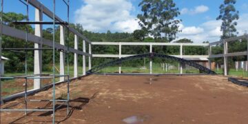 Quadra poliesportiva de Santa Manoela recebe cobertura
