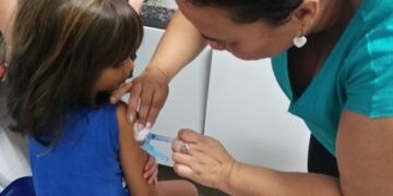 Começa hoje campanha para atualizar caderneta de vacinação