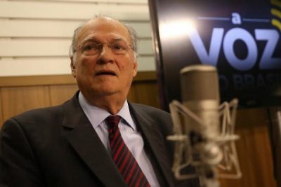 Ministro da Cultura, Roberto Freire, participa do programa A Voz do Brasil, nos estúdios da EBC Marcello Casal (Foto: Jr/Agência Brasil)