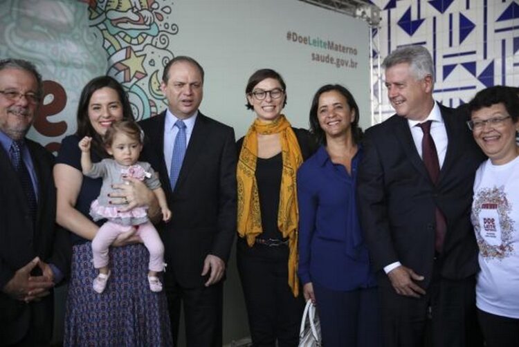 Com maior rede de leite materno do mundo, Brasil ainda precisa de doadoras
