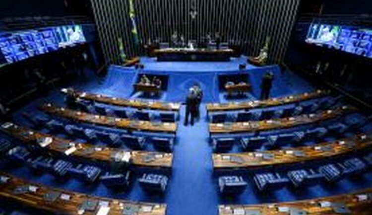 Senado deve concluir hoje votação da reforma trabalhista