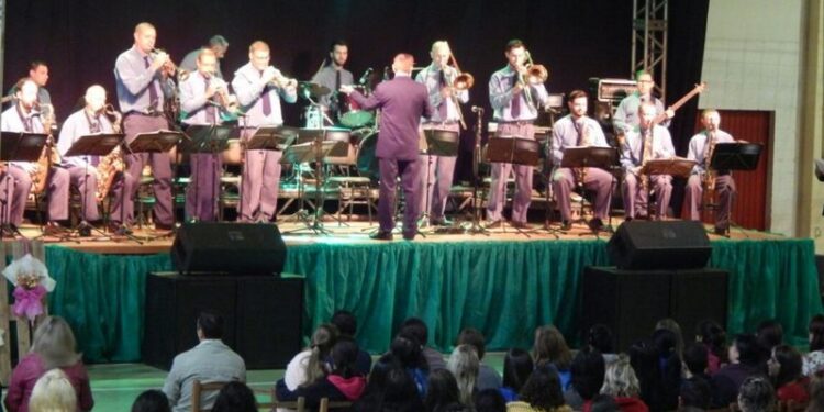 Orquestra Municipal de Bom Retiro do Sul encanta espectadores em Doutor Ricardo