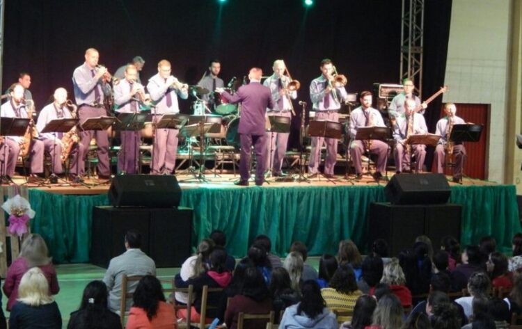 Orquestra Municipal de Bom Retiro do Sul encanta espectadores em Doutor Ricardo