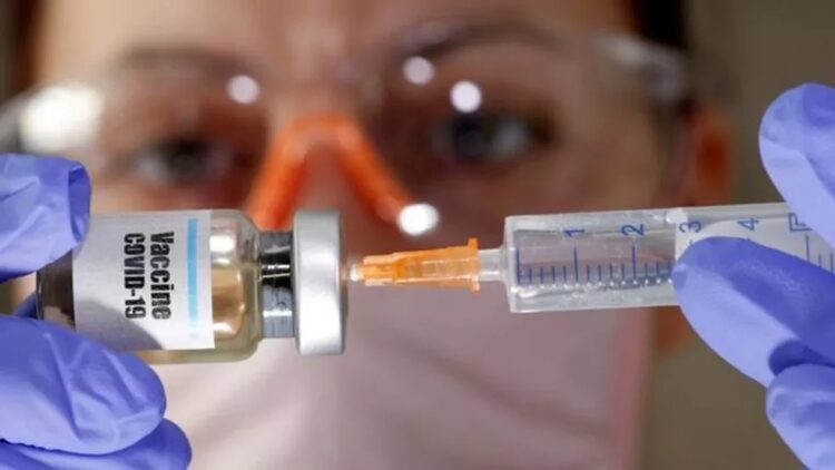Sanofi e GSK prometem disponibilizar 200 milhões de doses de vacina contra Covid-19 para países pobres