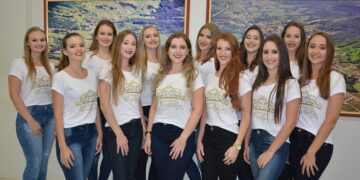 Candidatas a soberanas de Westfália realizam teste cultural
