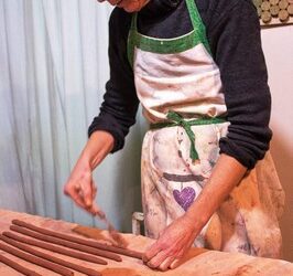 Casa 7 amplia atividades e oferece curso de cerâmica