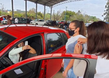Meta de 80% do público-alvo vacinado é superada