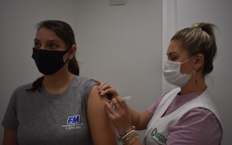Estrela: Vacinação da Gripe imuniza primeiras crianças e gestantes