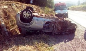Apenas o condutor do Uno sofreu lesões leves (Foto: Divulgação/PRF)