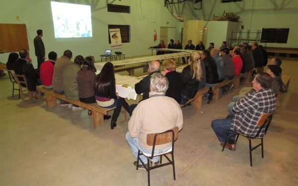 Reunião em Pouso Novo formaliza Cooperativa Agrícola Mista Alto da Serra