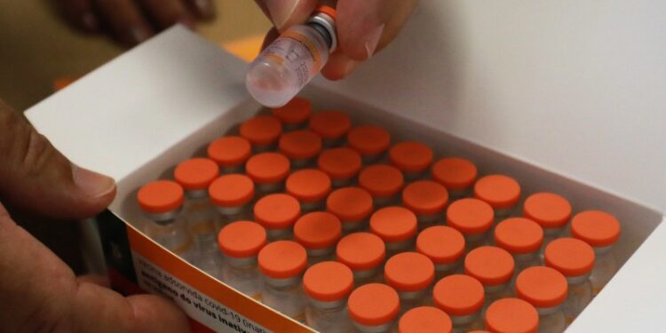 Criada força-tarefa para fiscalizar processo de vacinação contra a Covid-19