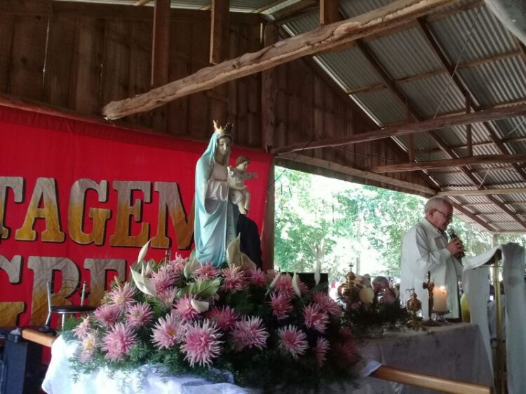 Coqueiro Baixo comemora sucesso de festa
