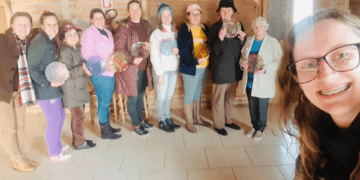 Curso de Decoupage em pratos segue acontecendo nas comunidades