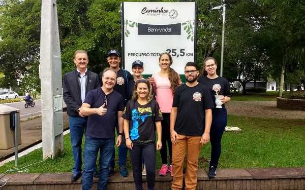 Caminhada autoguiada reuniu mais de 80 pessoas