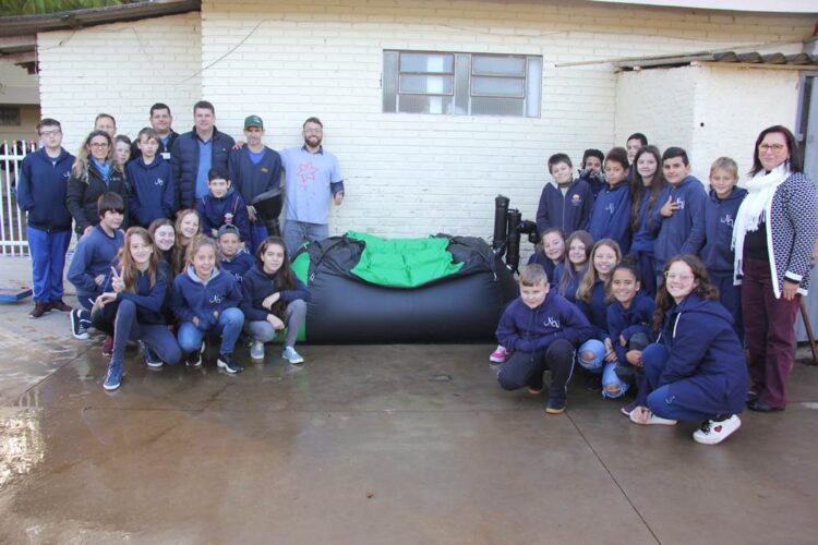Escola Nova Viena recebe biodigestor que produz biogás e fertilizante