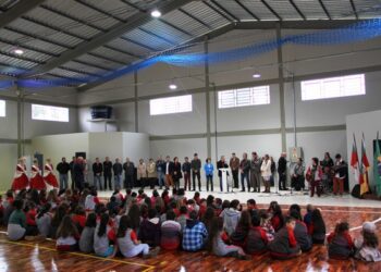 Município entrega ginásio à EMEF Teobaldo Closs