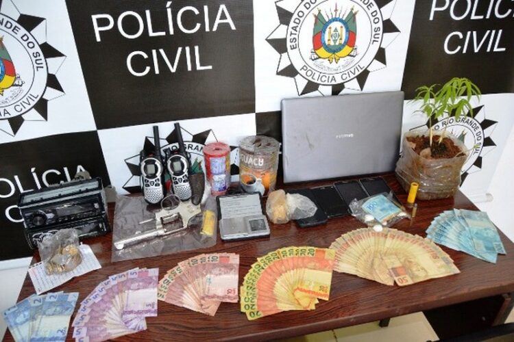 Operação Dinossauro é deflagrada em Guaporé para combater tráfico de drogas e associação para o tráfico