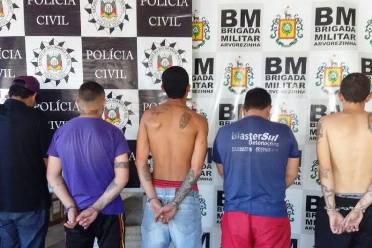Operação Erva Mata resulta na prisão de cinco homens e na apreensão de um adolescente em Arvorezinha e região
