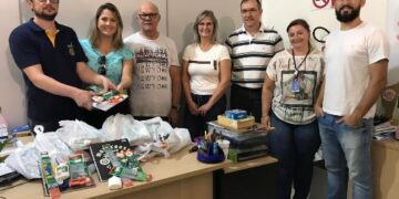 Gabinete da 1ª Dama entrega primeiros kits escolares
