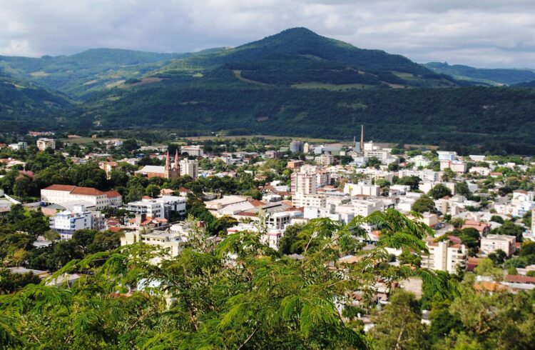 Lideranças participam de seminário para debater ações de cidades colaborativas