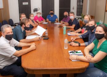 Executivo apresenta projetos ao Legislativo