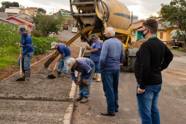 Mais de 38% das ruas do Projeto Avançar Cidades já receberam pavimentação