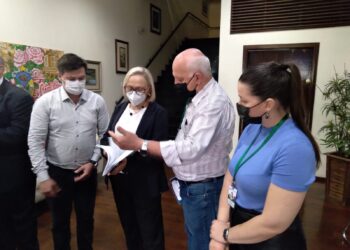 Executivo se reúne com Arita Bergmann para interceder pelo Hospital Ouro Branco