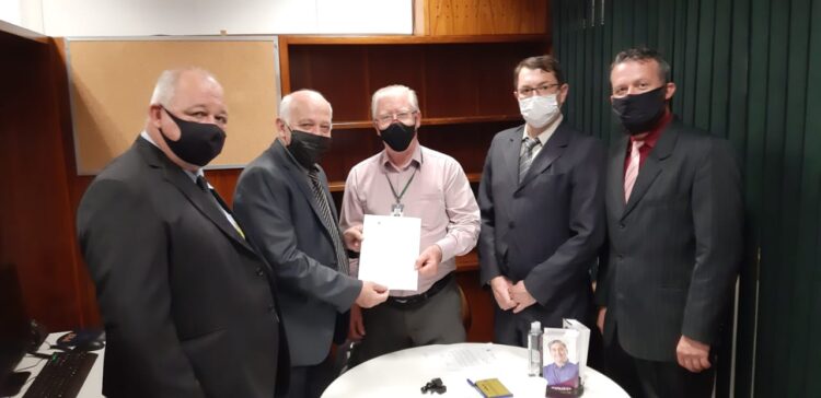 Giovani Feltes repassa R$ 150 mil à Teutônia