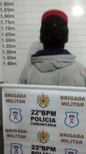Indivíduo foi preso ontem (Foto: Divulgação)