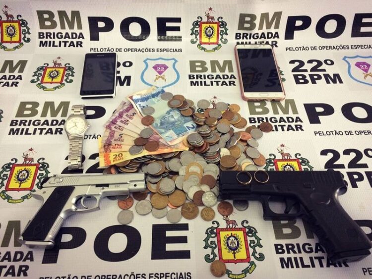 Menores de idade são presos por roubo a estabelecimento comercial em Lajeado