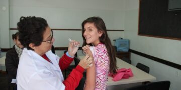 Vacinações contra Meningite C e HPV nas escolas superam meta