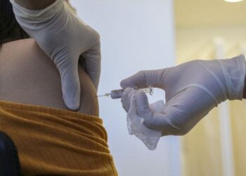 Rússia registrará segunda vacina contra covid-19 até 15 de outubro