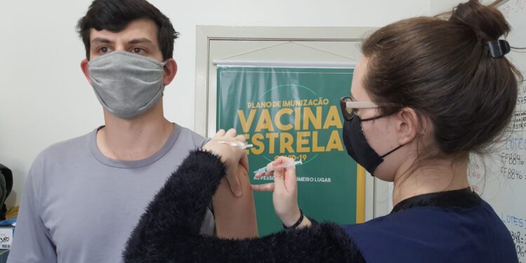 Vacinação Covid em Estrela dá novas oportunidades