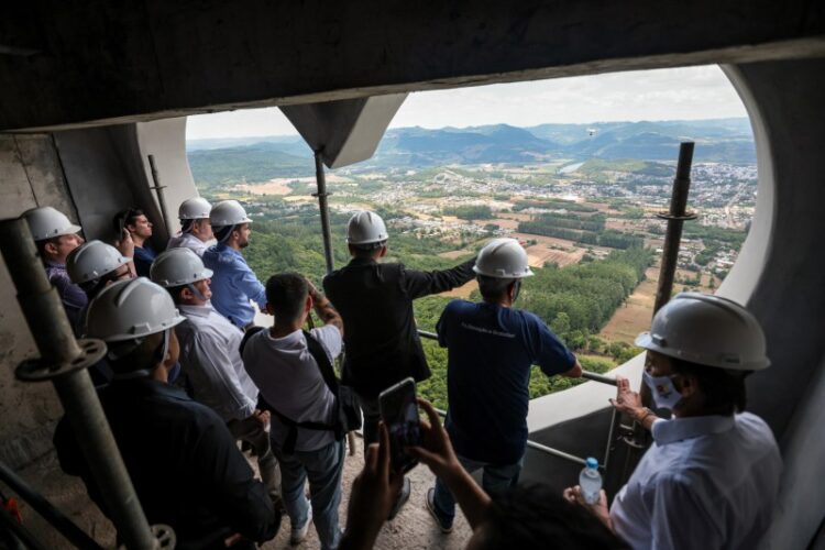 Pavimenta viabiliza acesso ao Cristo Protetor de Encantado