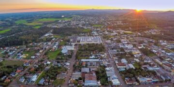 Prefeito anuncia prorrogação de impostos e Refim