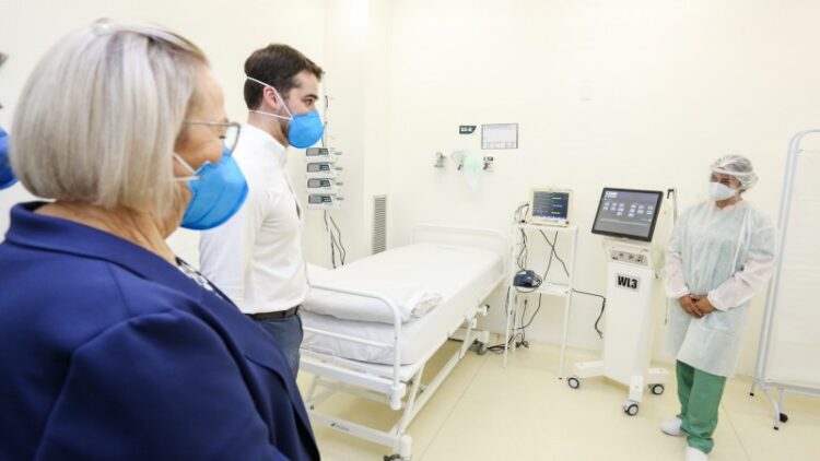Secretaria da Saúde envia 40 camas de UTI para cinco hospitais no Estado