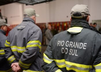 Bombeiros reduzem de 270 para 30 dias prazo para emitir alvarás do PPCI