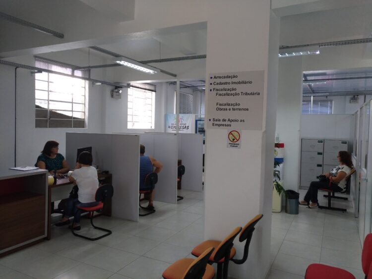 Centro agiliza e qualifica atendimento aos cidadãos estrelenses