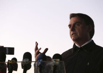 Bolsonaro sanciona MP que criou programa de manutenção do emprego