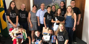 Coral Infanto-Juvenil apresentou-se em casa geriátrica, hospital e prefeitura