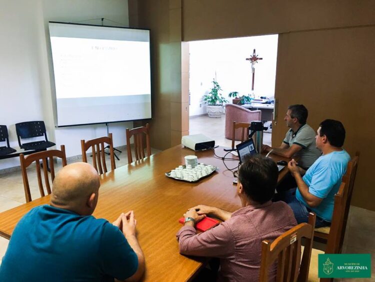 Administração Municipal auxilia agroindústrias com a implantação do SUSAF
