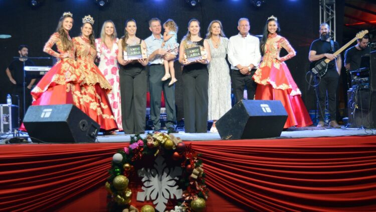 Família Azzolini encantou publico no Natal das Candeias
