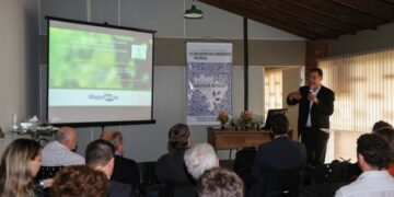 Entidades do setor de alimentos e agricultores discutem certificação de produtos