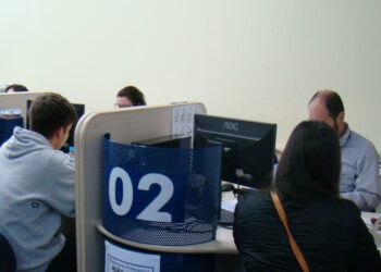 Agências FGTAS/Sine oferecem mais de 2,7 mil vagas de trabalho