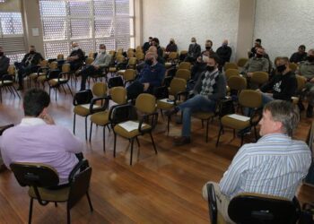 Encontro do Fórum das Entidades e Prefeitura de Lajeado debate criação de camelódromo