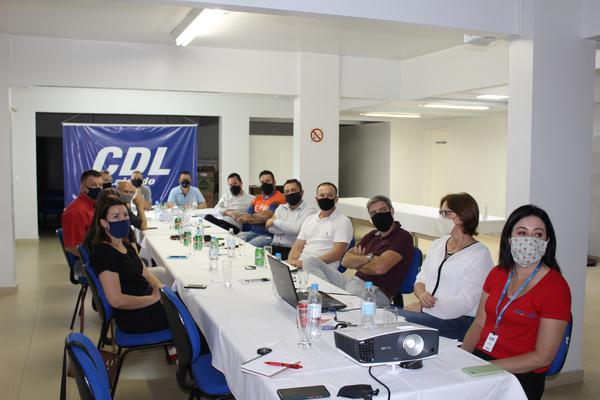 CDL Lajeado: Lajeado Brilha e Chegada do Papai Noel são temas de reunião de diretoria